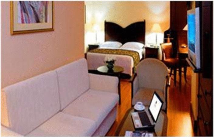 The Acacia Hotel Jakarta Extérieur photo