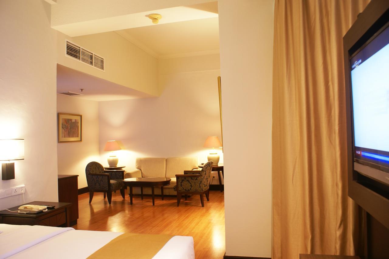 The Acacia Hotel Jakarta Extérieur photo